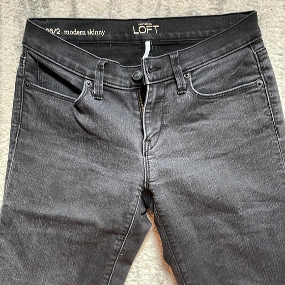 Ann Taylor LOFT 26/2 modern skinny faded black jeans - Picture 2 of 5